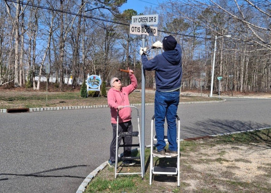 New Street Signs Installed Throughout the Community: Spring 2025